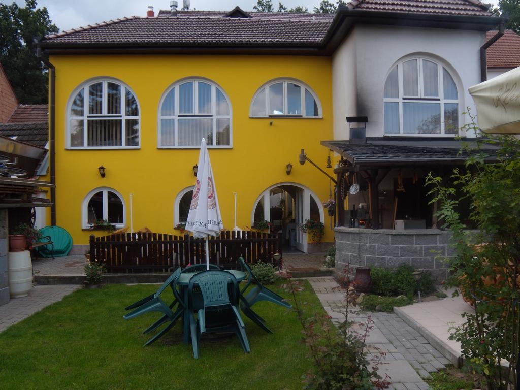 Penzion U Urbanu Nemcice (Ivancice) Exterior foto